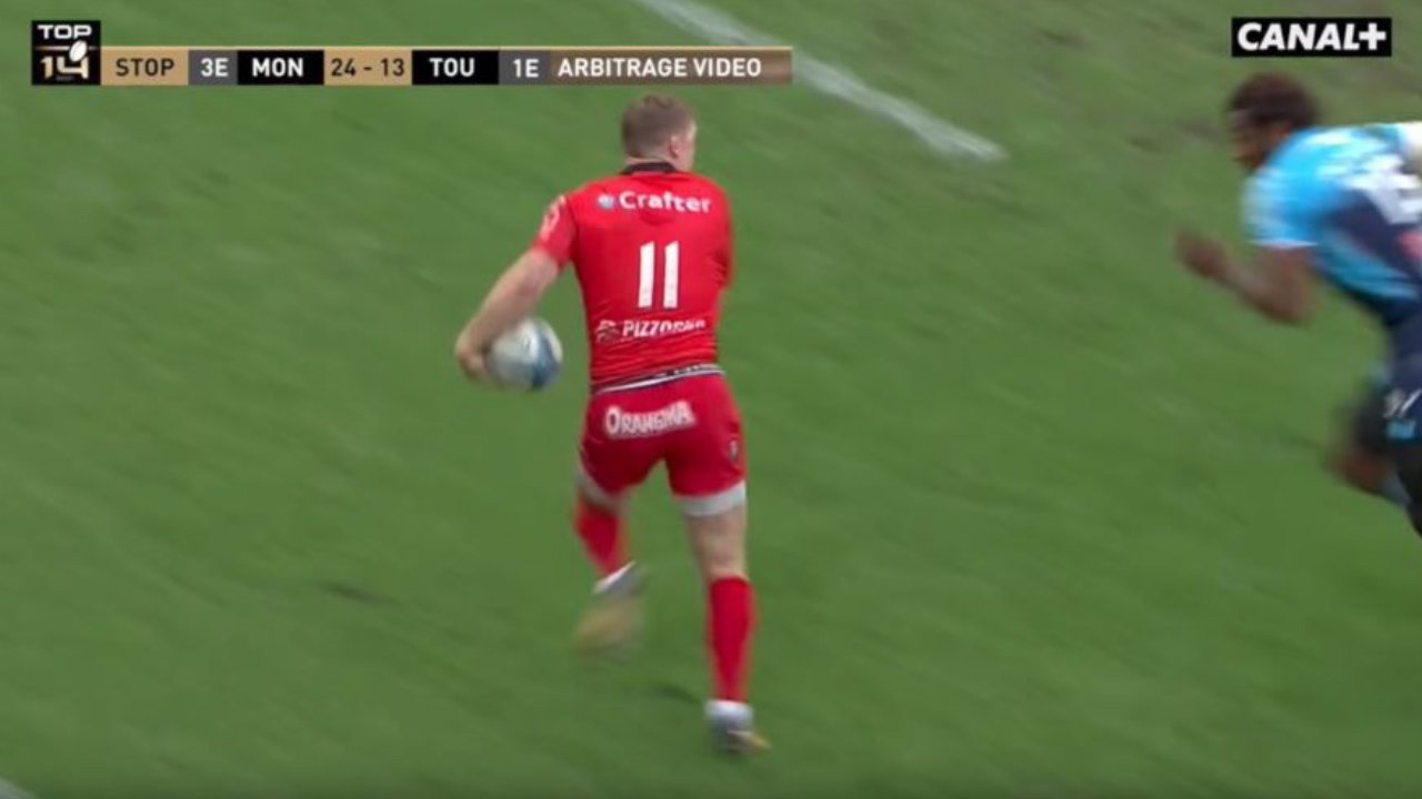 Watch: Chris Ashton doing an absolute Chris Ashton, scores a wonder try and four minutes later concedes a penalty try