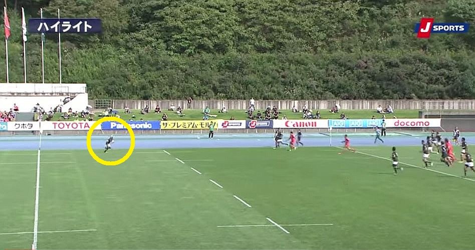 Gio Aplon has been unleashed on the Japanese Top League...check this try out