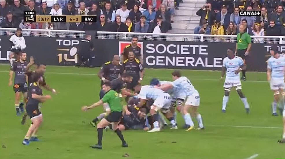 See if you can spot what cheeky Jean-Charles Orioli does at the bottom of this ruck