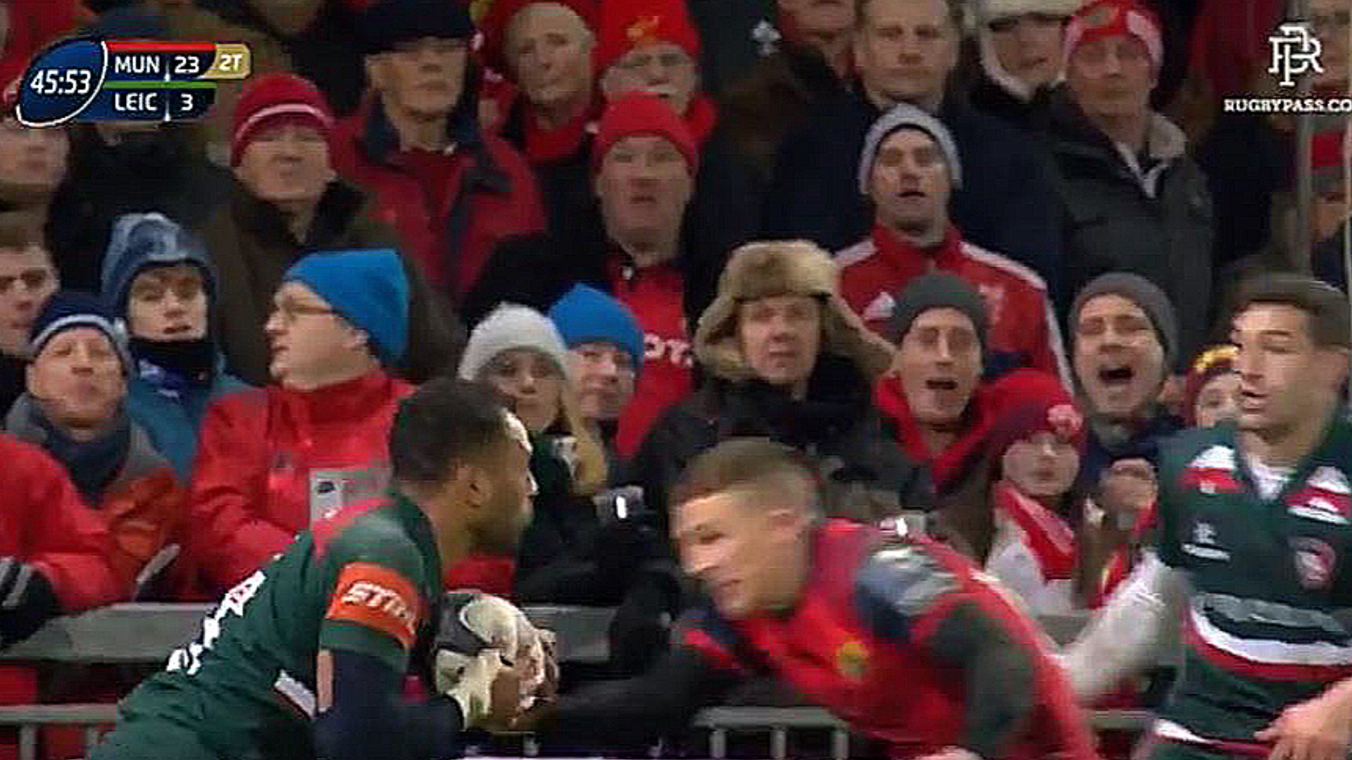 WATCH: Leicester fullback Telusa Veainu breaks his jaw during head on collision against Munster