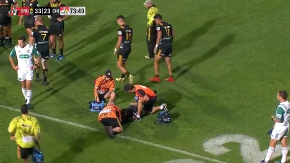 Damian McKenzie's older brother brutally KO'd with knee to head