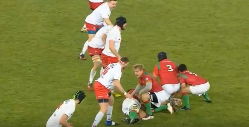 VIDEO: Portuguese scrumhalf should be charged with fraud for selling outragous dummy