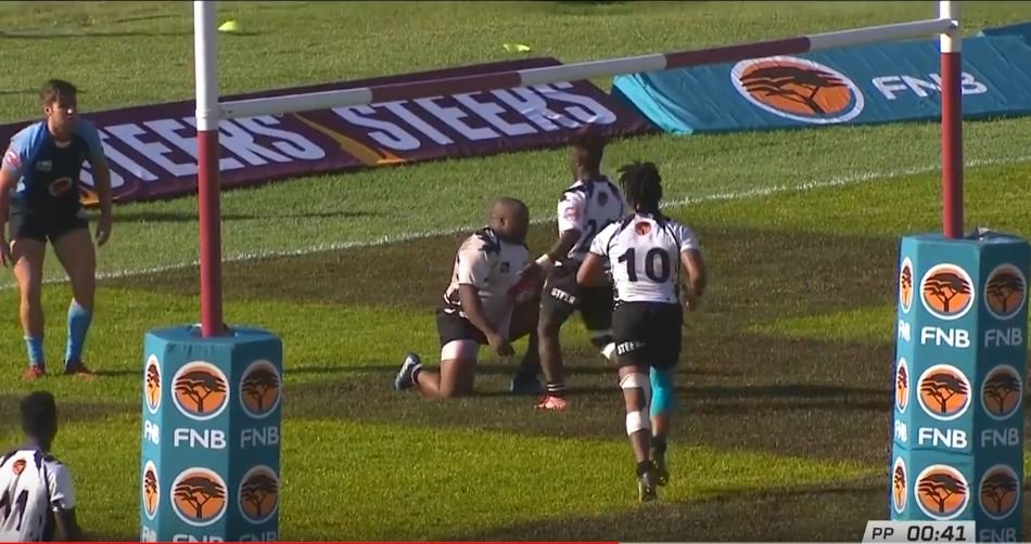 WATCH: World's fastest collegiate hooker scores 60m '7 point try' with pure SPEED