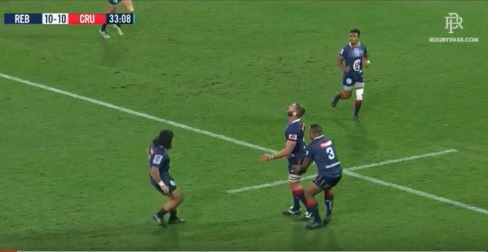 WATCH: Number 8 Amanafi Mafi demos how to recover from a p*** poor restart reception