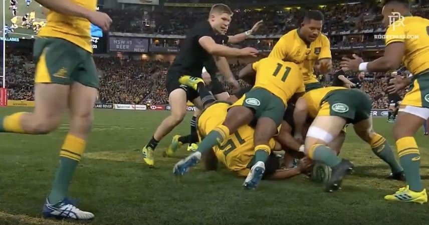 VIDEO: Naholo clearly spear tackles Folau which apparently is only a penalty now