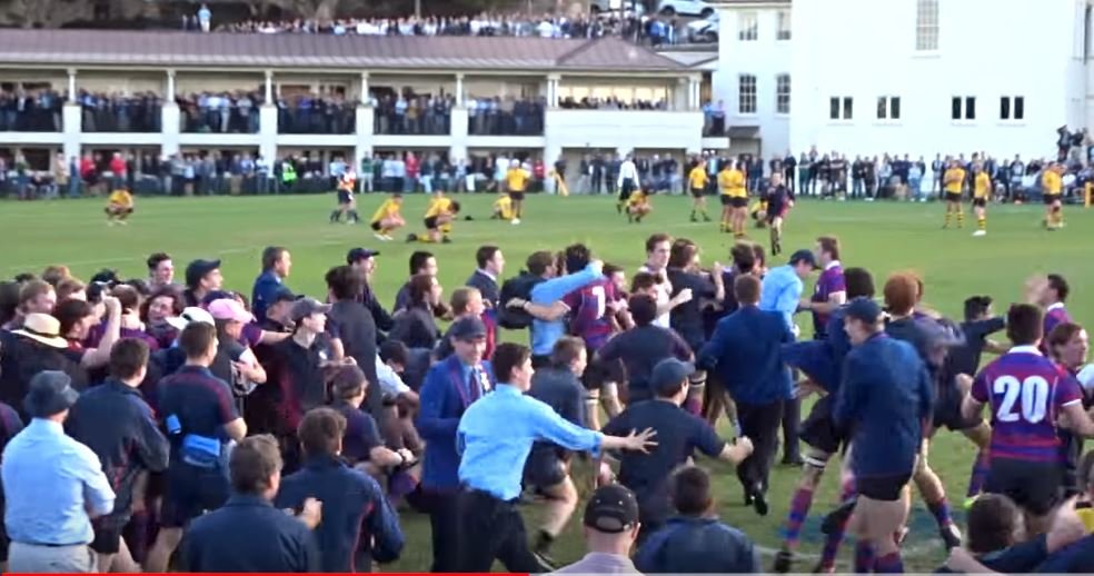 FOOTAGE: Dramatic last minute try in Australian schoolboy match leads to pitch invasion