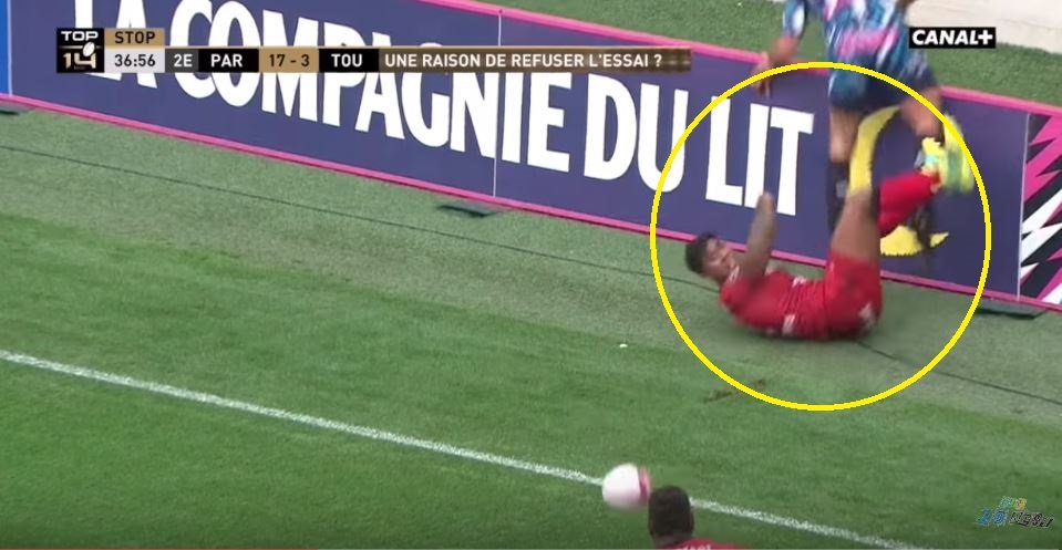 FOOTAGE: Fekitoa's insane assist has broken French rugby and it might never be the same again