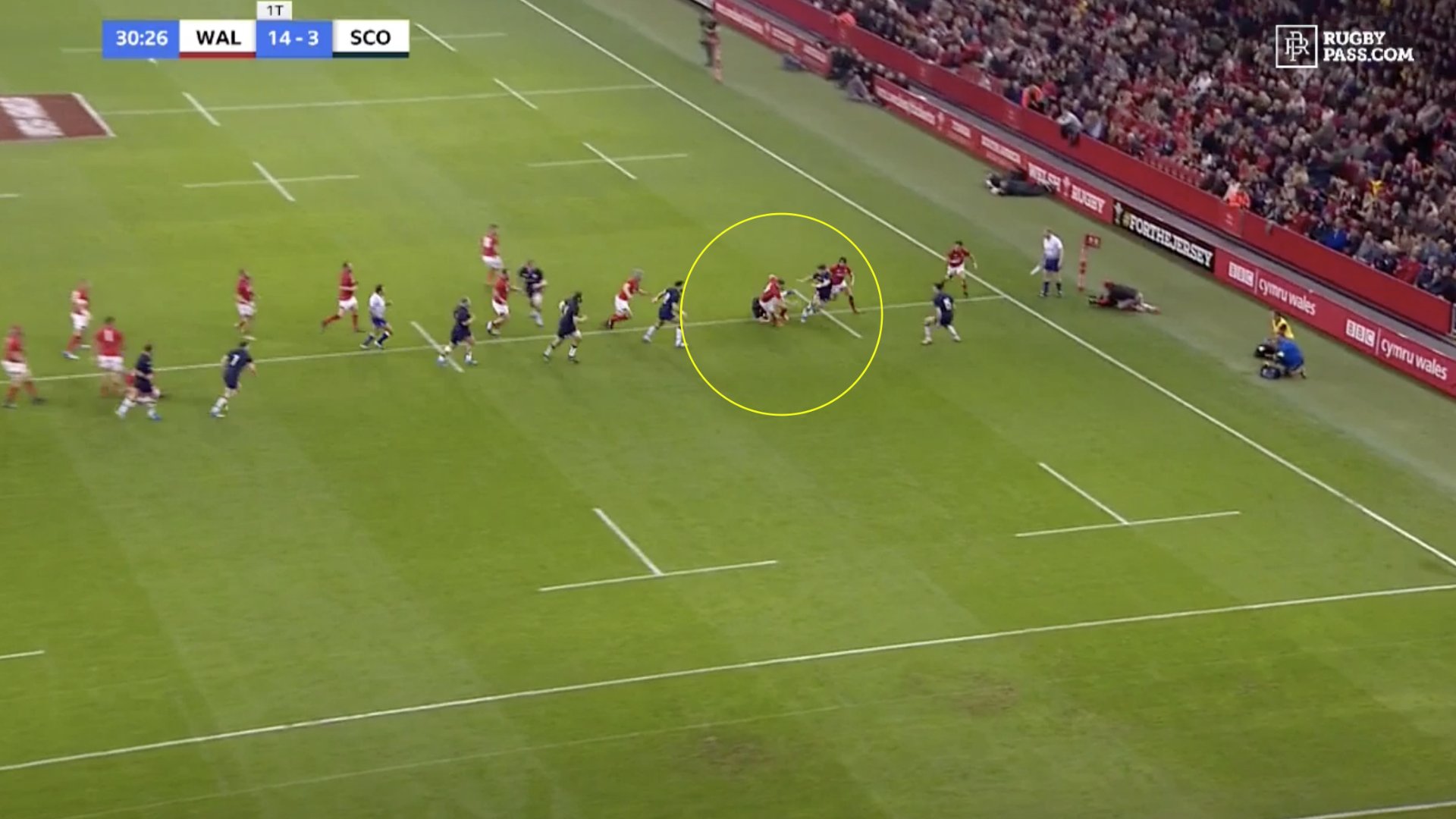 WATCH: 4 men can't take George North down in barnstorming try