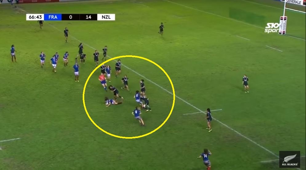 FOOTAGE: The first Owen Farrell 'no arms' hit of the weekend has occurred in France