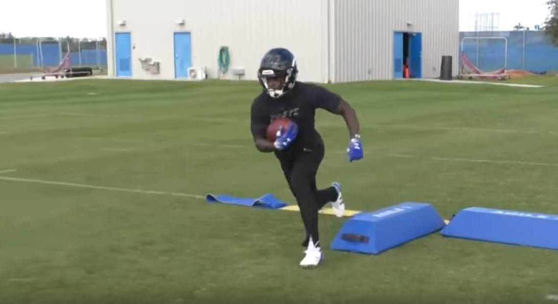 FOOTAGE: Christian Wade training for the NFL