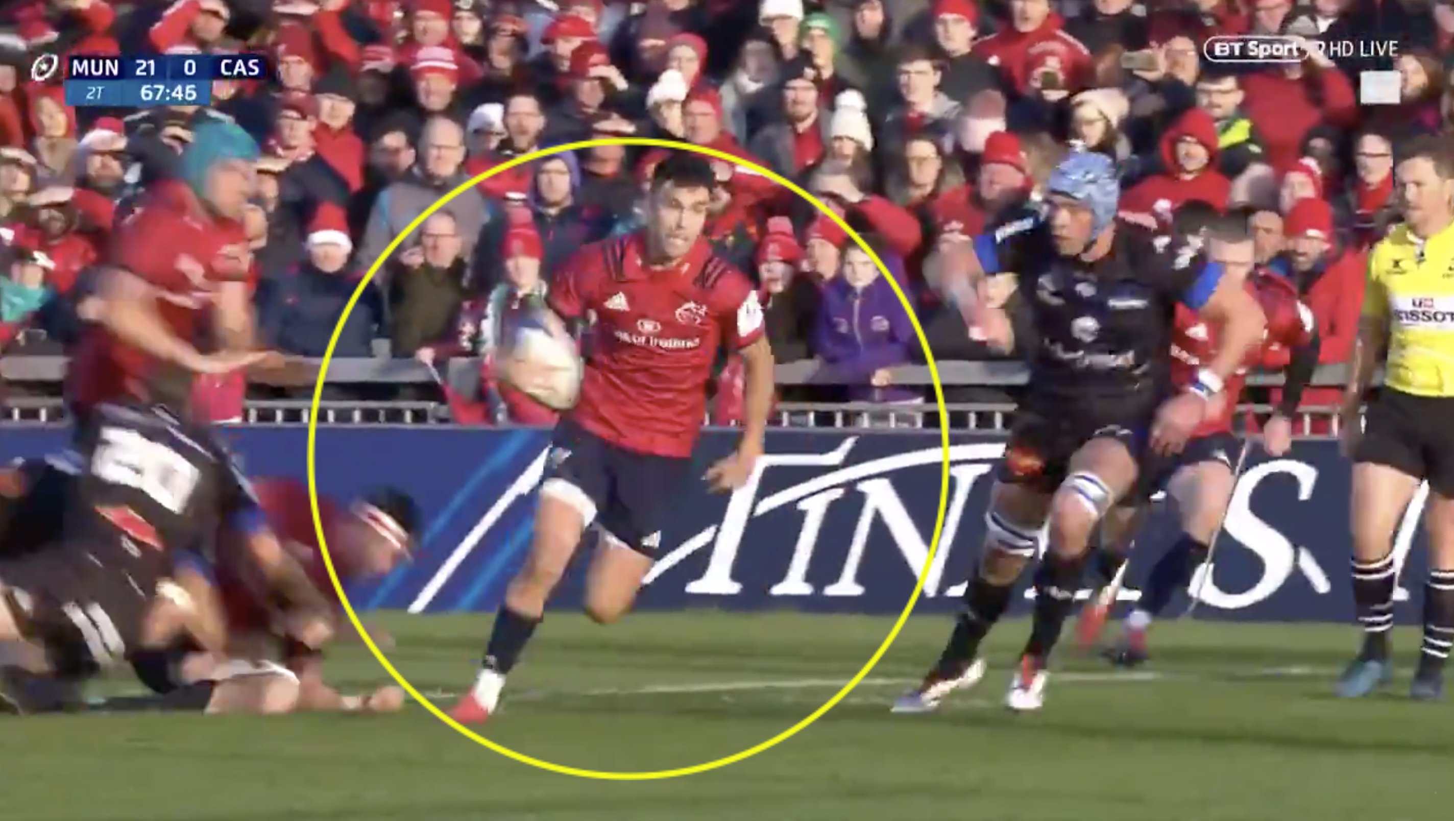VIDEO: Conor Murray reminds everyone why he is the best in the world with UNREAL back-hand pass