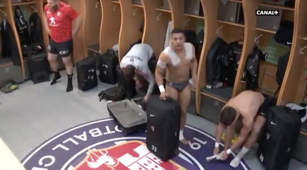 Footage Changing Room Camera Proves That Cheslin Kolbe Is