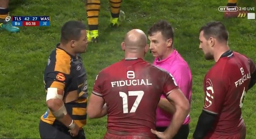 FOOTAGE: Nigel Owens oversees hilarious moment of bad sportsmanship between two grumpy props