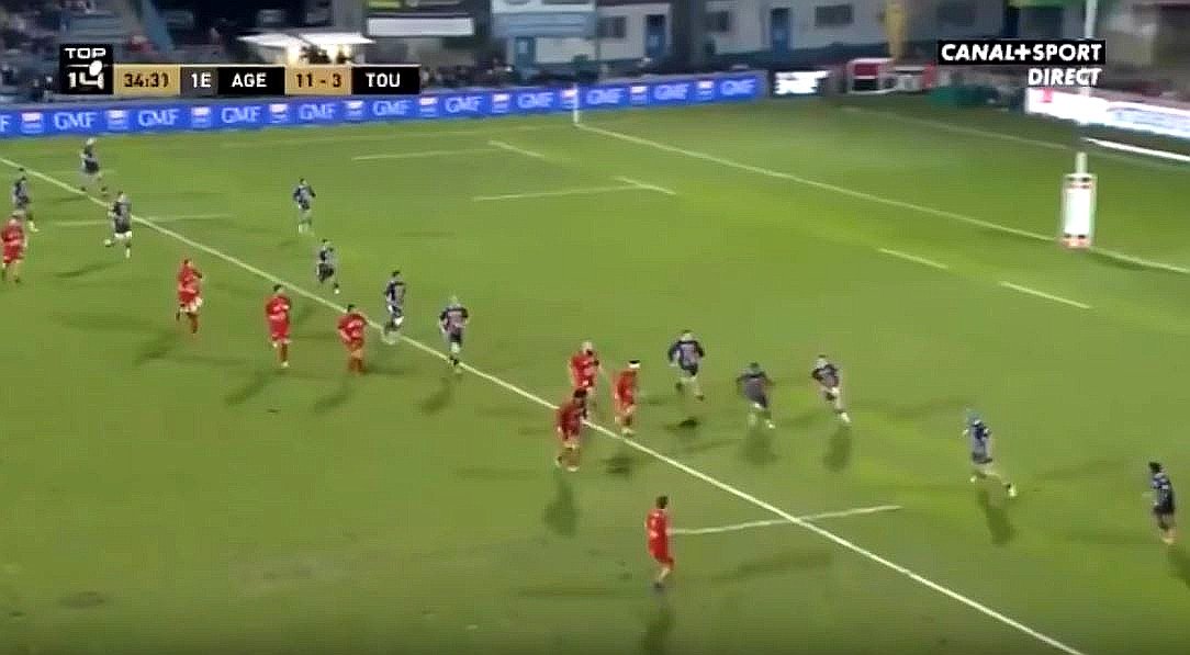 FOOTAGE: This was the precise moment that cost Savea his job at Toulon