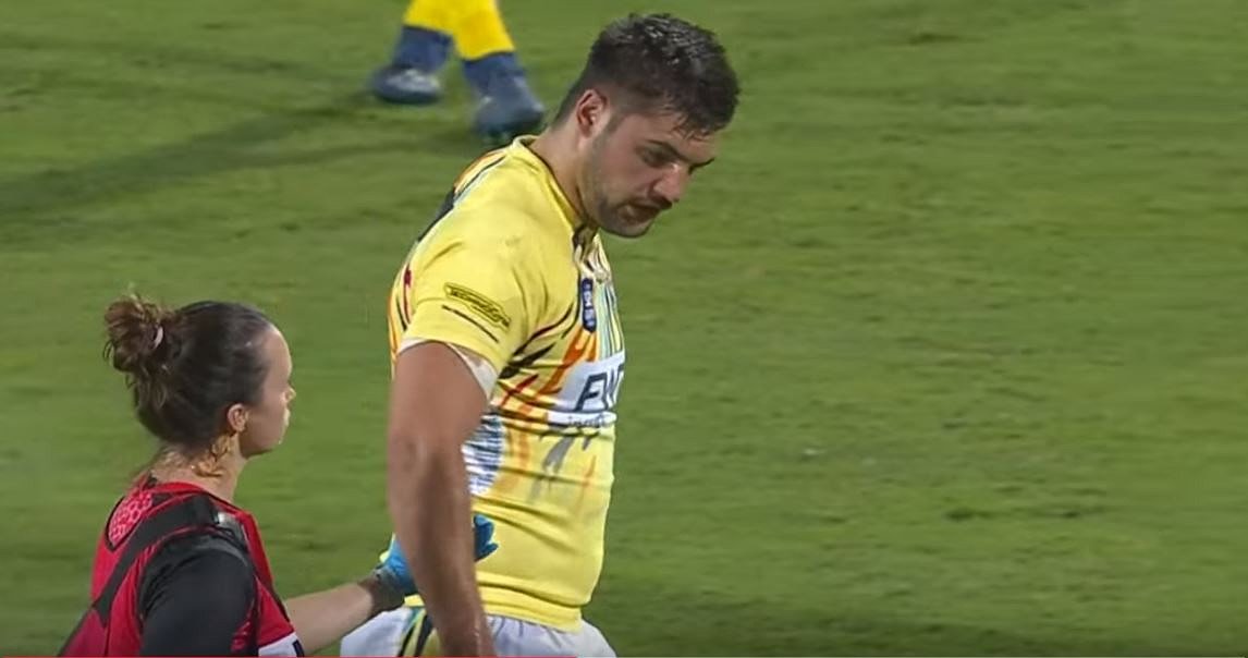 FOOTAGE: South China Tigers player forced off field by medics in Global Rapid Rugby