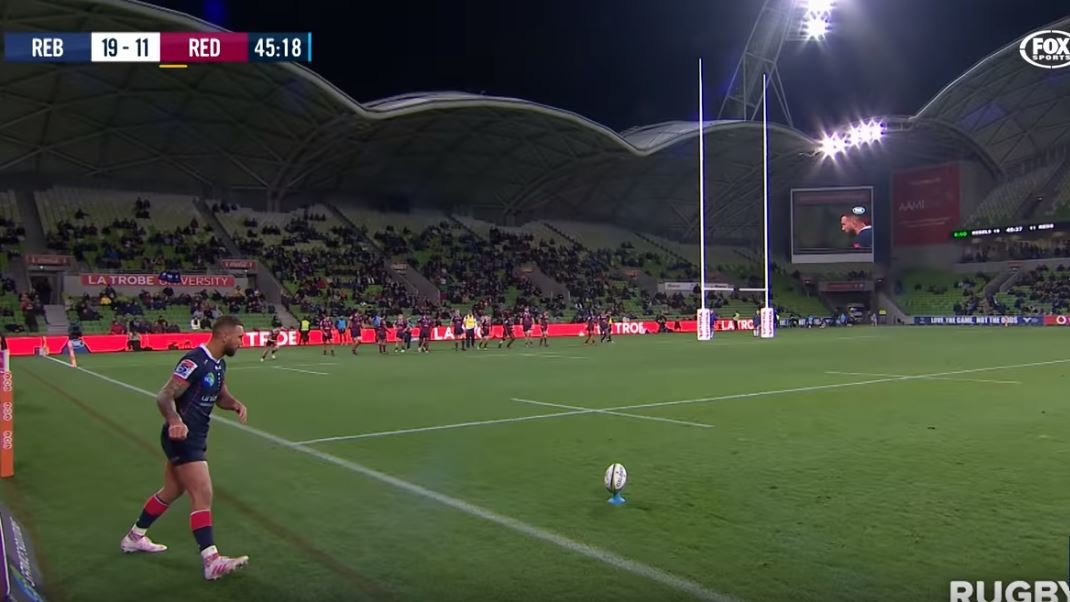 FOOTAGE: Quade Cooper's insane 'inverted-banana' kick deserved to go over