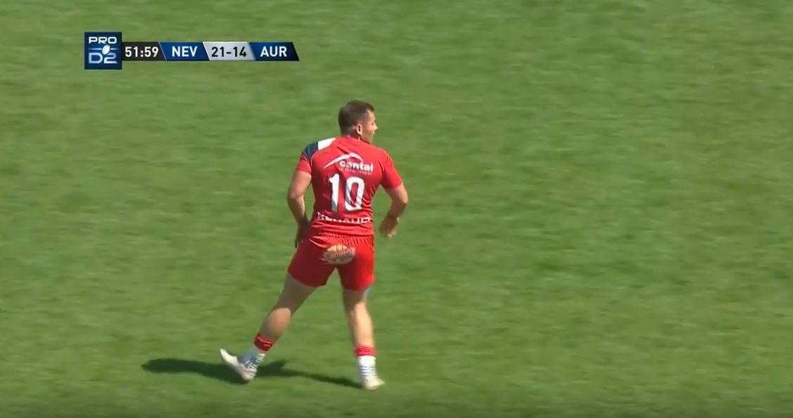 FOOTAGE: Video of the 'New Wilkinson' kicking 4 drogoals in one match is tearing the internet apart