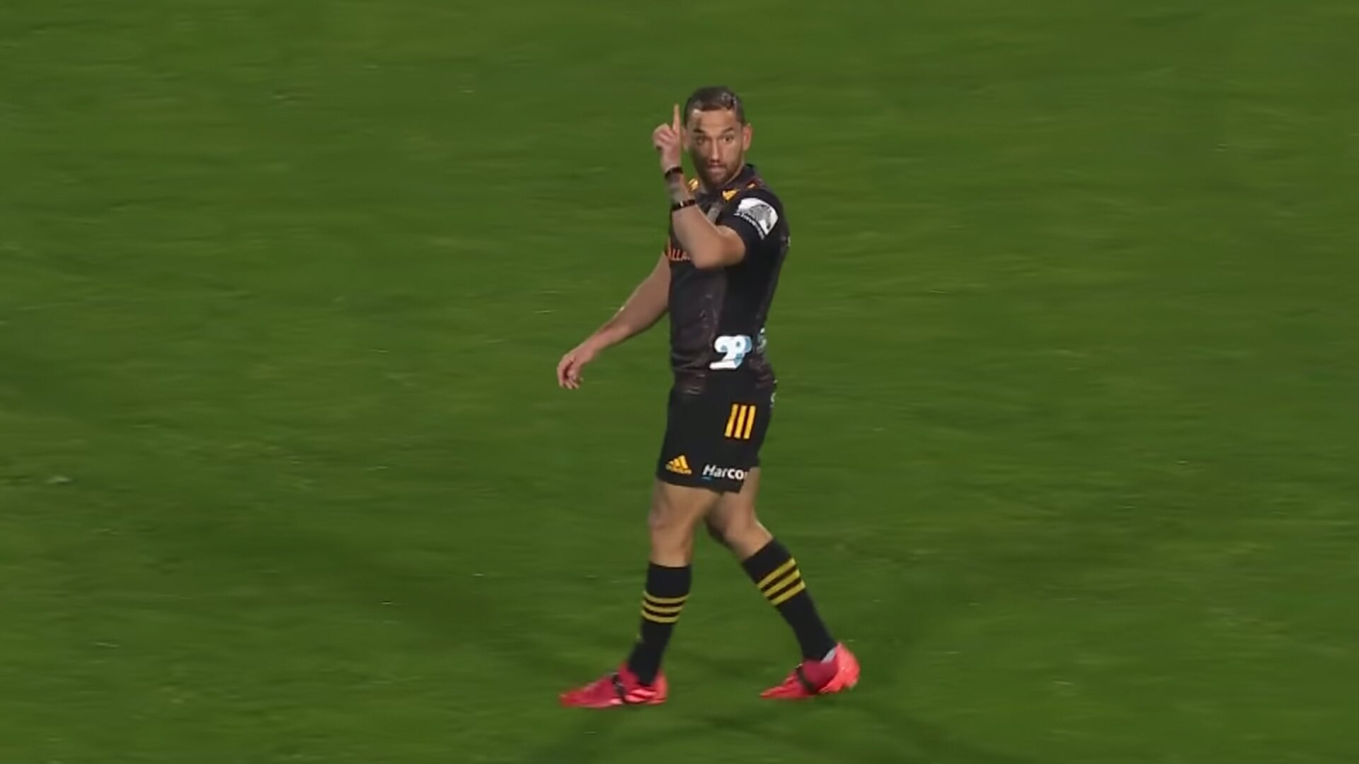 Rugby fans are losing their minds over player cam footage of former All Black Aaron Cruden