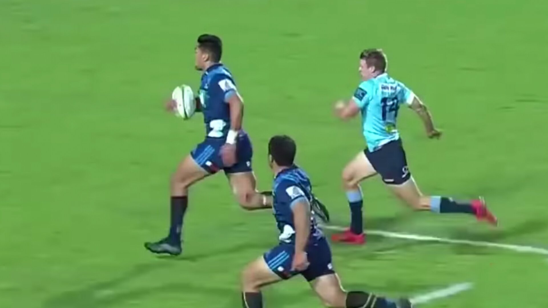 Sensational new 'rugby footraces' compilation is tearing the Internet apart