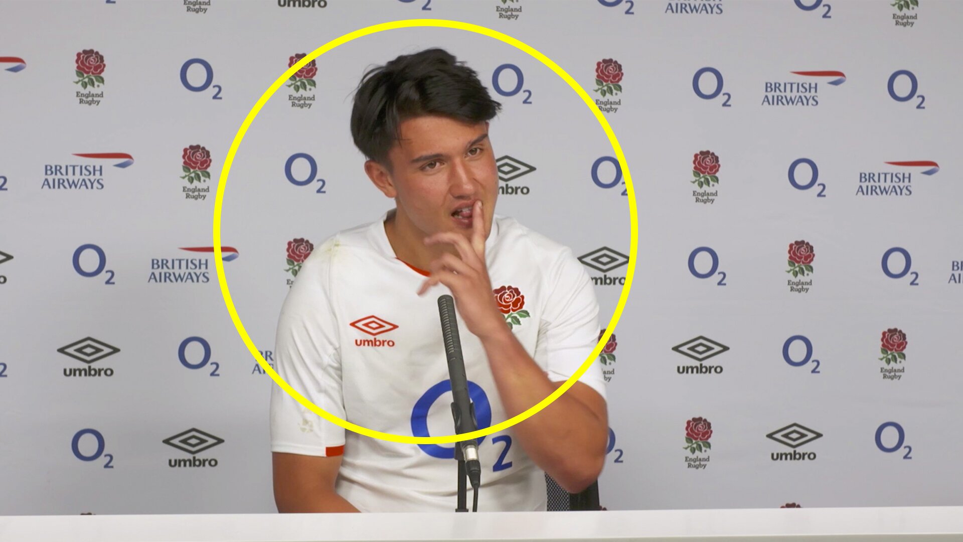 Marcus Smith turns football hooligan during post England rugby win with short statement