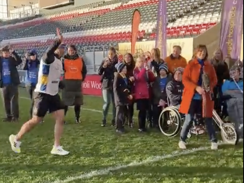 Leciester Tigers' Sinfield sets off on epic 'Extra Mile Challenge'