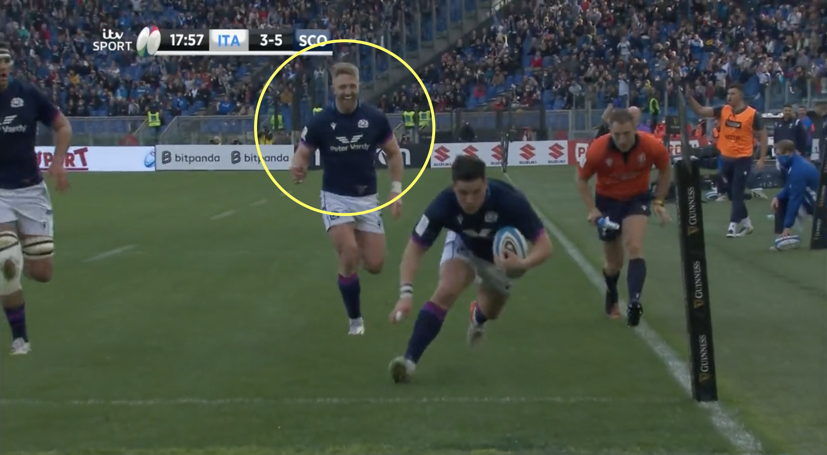 Steyn can only laugh as teammate cruelly robs him of his first Six Nations try