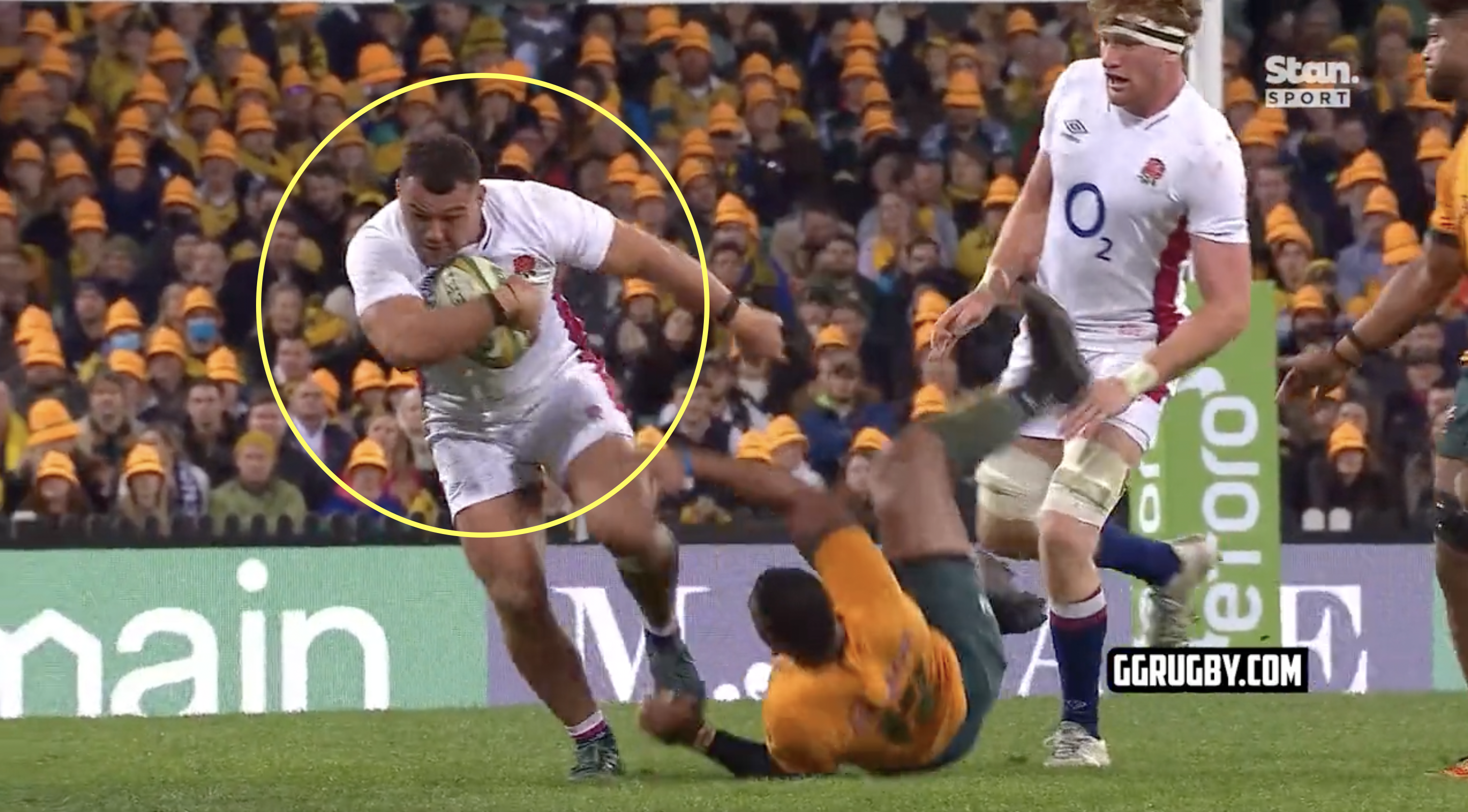 Genge proves he's the hardest man in rugby by swatting away easy red card tackle