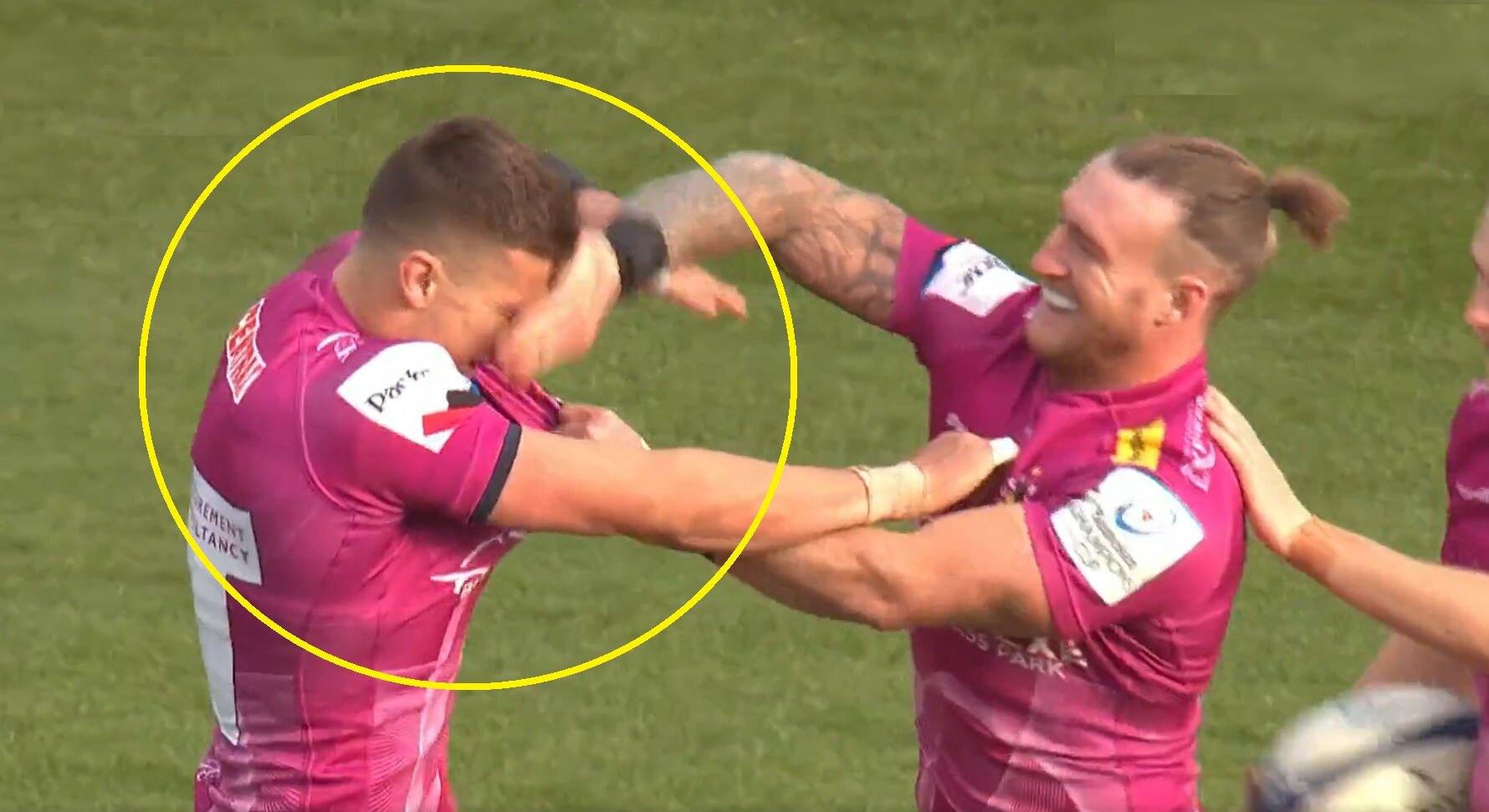 Hogg could be cited for tussle with Slade in bizarre off the ball incident
