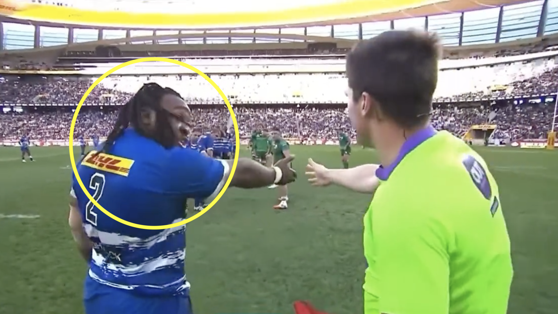 WATCH: Assistant referee wins bizarre exchange with Bok hooker