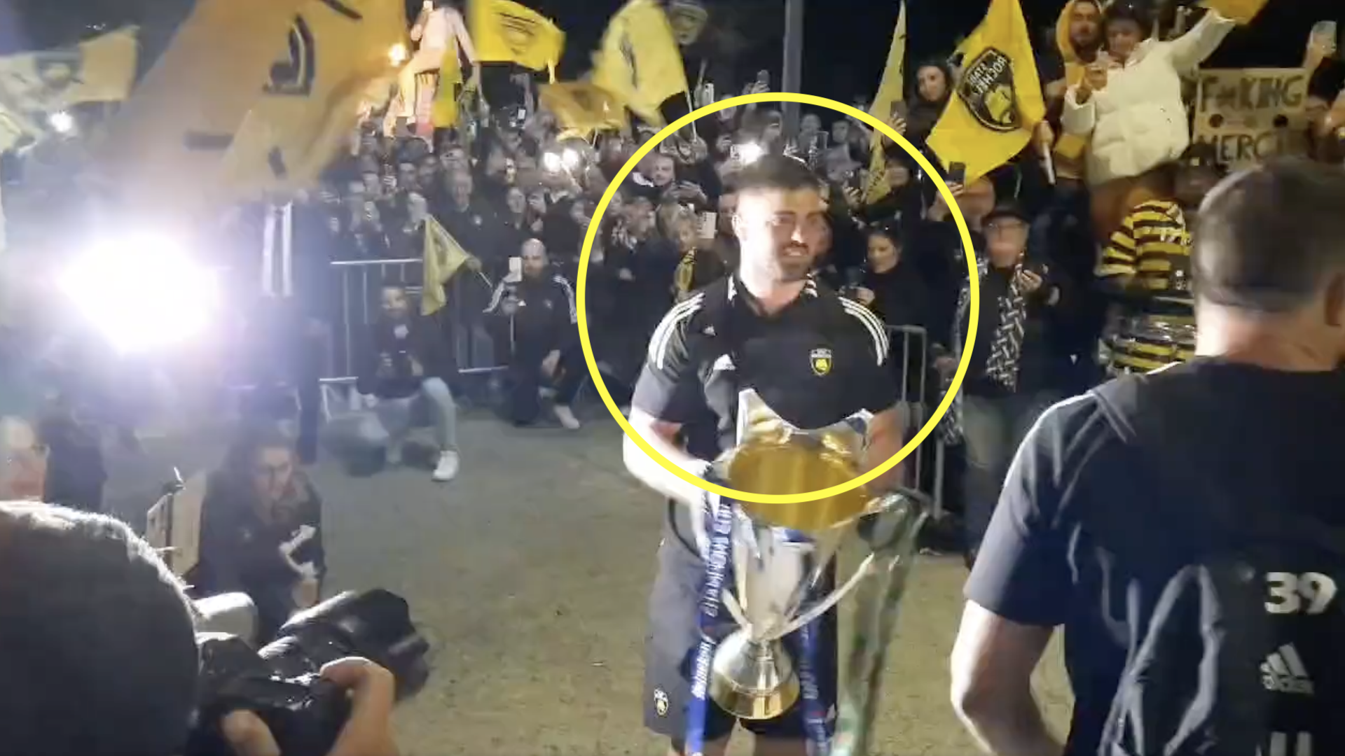 WATCH: Incredible scenes as La Rochelle return home in early hours of morning